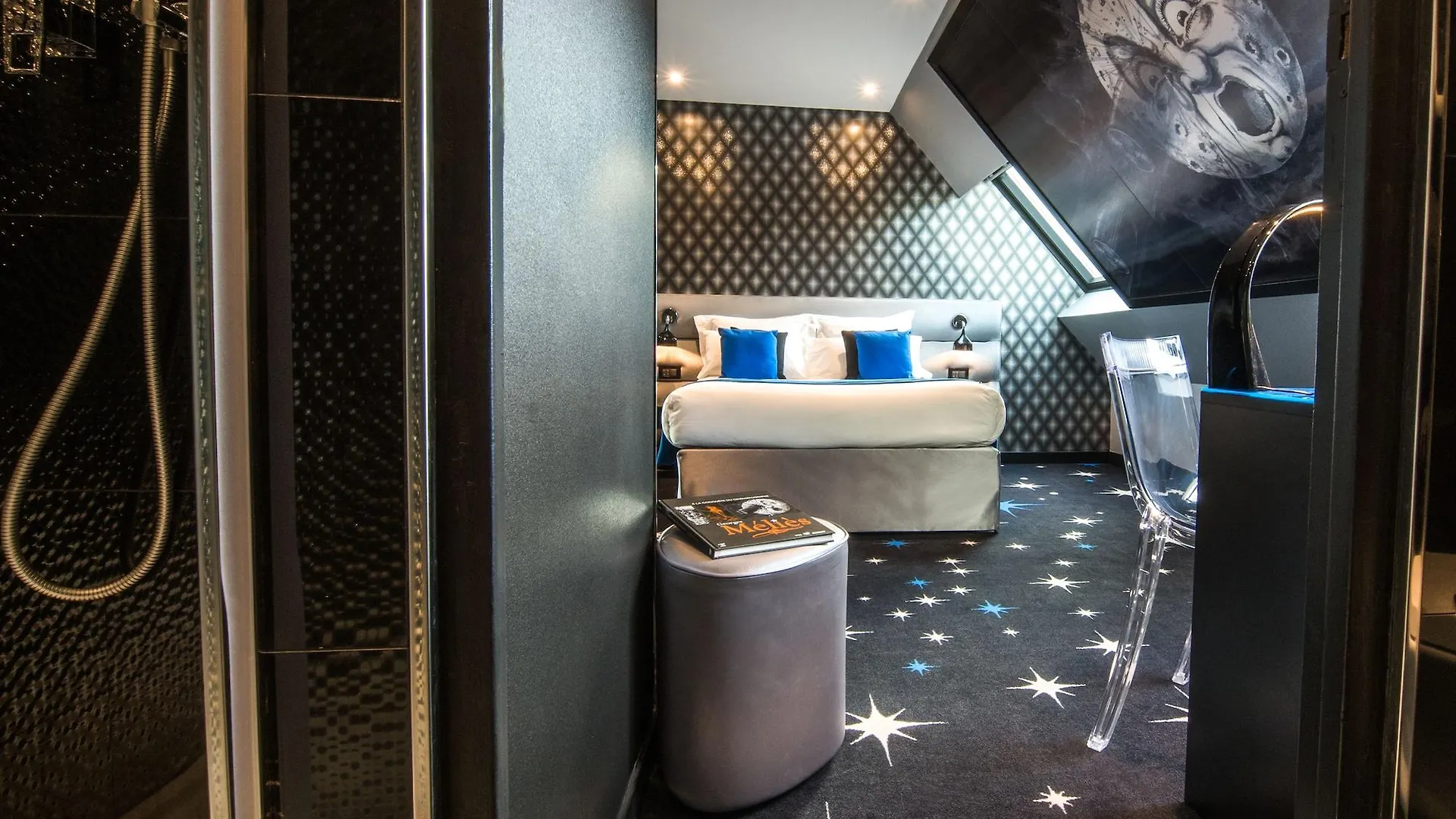 Splendor Elysees Hotel Paris