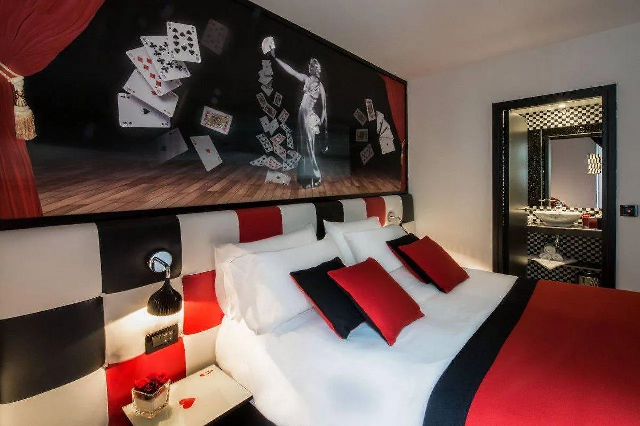 Splendor Elysees 3* Paryż