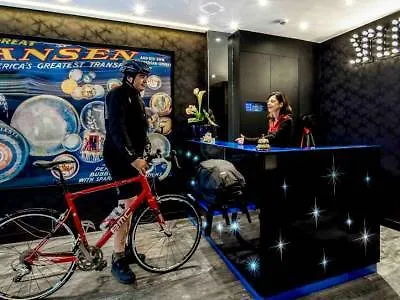 Splendor Elysees 3* Paryż